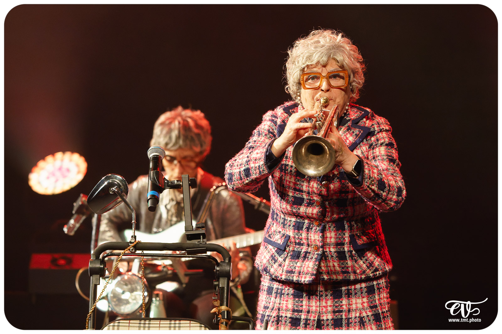 LES GAUFRETTES (CIE JACQUELINE CAMBOUIS)